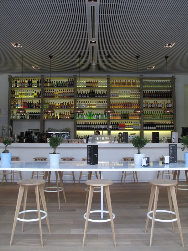 LATERAL Castellana 42