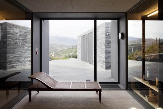 1328711350-1328238062-f-vieira-campos-q-vallado-winery-290311-0098-528x352