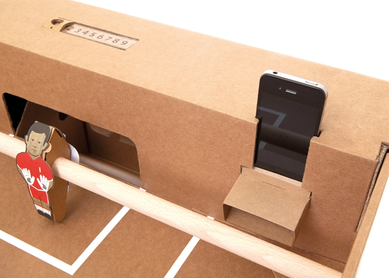 08_Kartoni_smartphone-holder