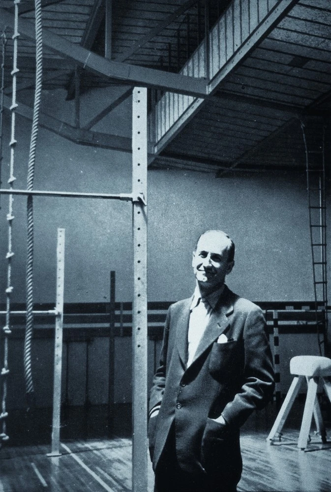 1345228542-00-alejandro-de-la-sota-en-el-gm-673x1000