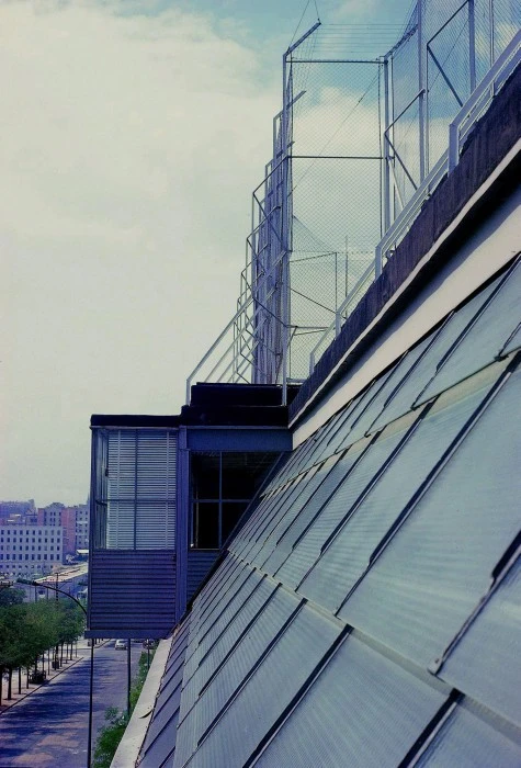1345228613-08-lucernario-miradores-valla-del-patio-de-cubierta-475x700