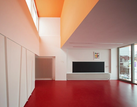 dezeen_La-Courneuve-by-Dominique-Coulon-Associés-20