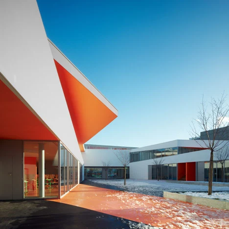 dezeen_La-Courneuve-by-Dominique-Coulon-Associés-4