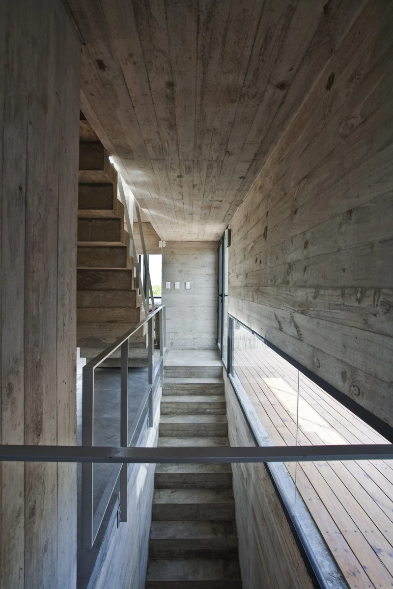 529d323ee8e44eca5b00003d_casa-en-la-playa-bak-architects_00265326-1000x1500