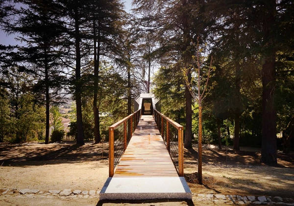 Tree-Snake-Houses-Pedras-Salgadas-Rebelo-de-Andrade-13