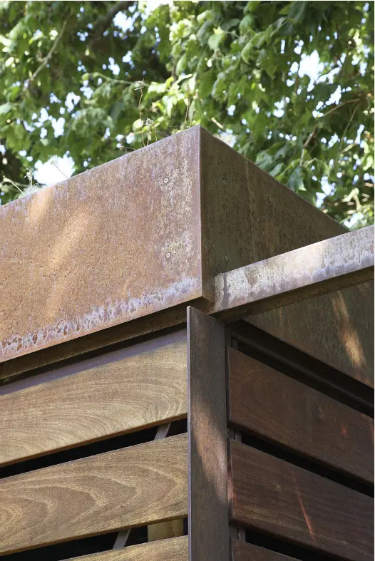 shedbuilt garden shed construction detail l Gardenista