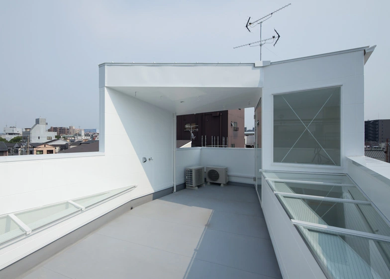 dezeen_House-in-Tamatsu-by-Ido-Kenji-Architectural-Studio_ss_1
