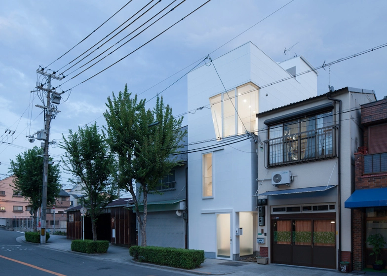 dezeen_House-in-Tamatsu-by-Ido-Kenji-Architectural-Studio_ss_10