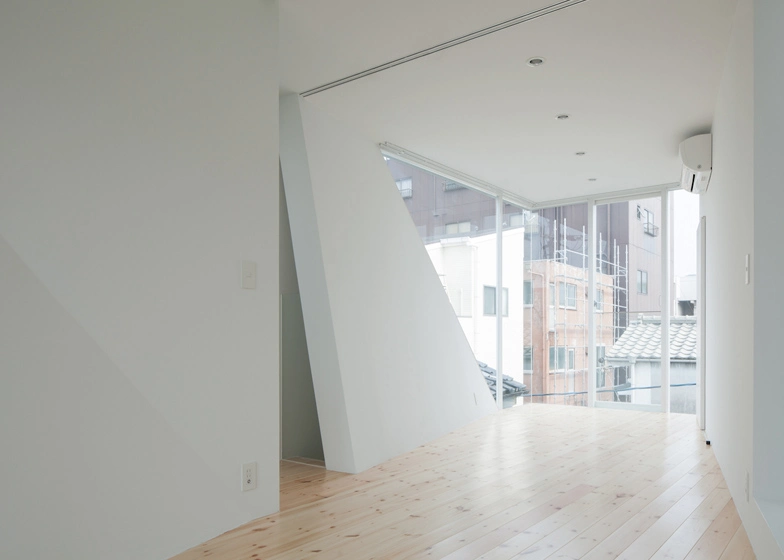 dezeen_House-in-Tamatsu-by-Ido-Kenji-Architectural-Studio_ss_6