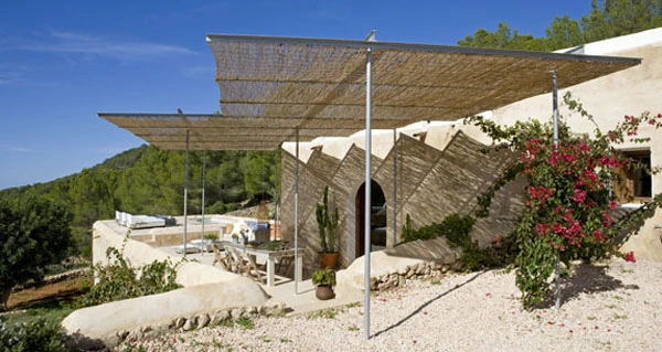 proyecto- casa -en- Ibiza-Nani_ marquina_vista general del patio