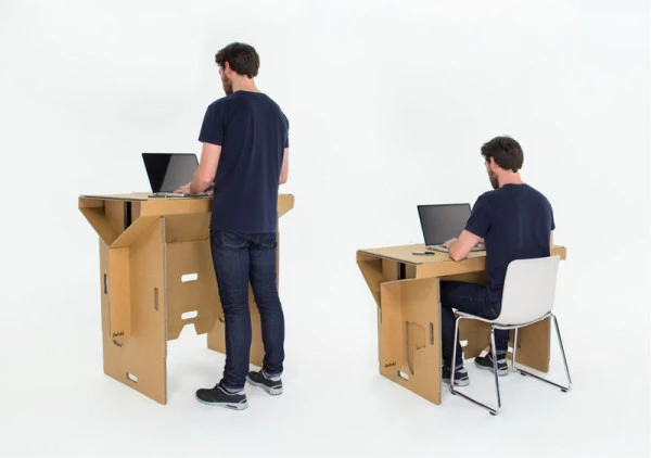 Refold_Portable-cardboard-desk-Matt-Innes-6-600x422