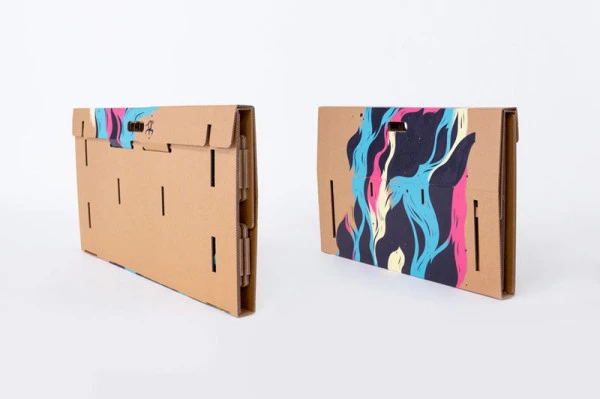 Refold_Portable-cardboard-desk-Matt-Innes-9-600x399