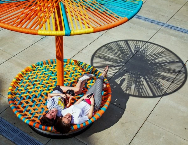 9. lostrompos despiertaymira