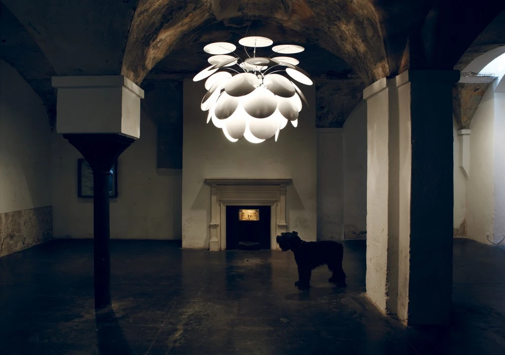 Marset-Lampara-Discoco-giant-with-dog batavia