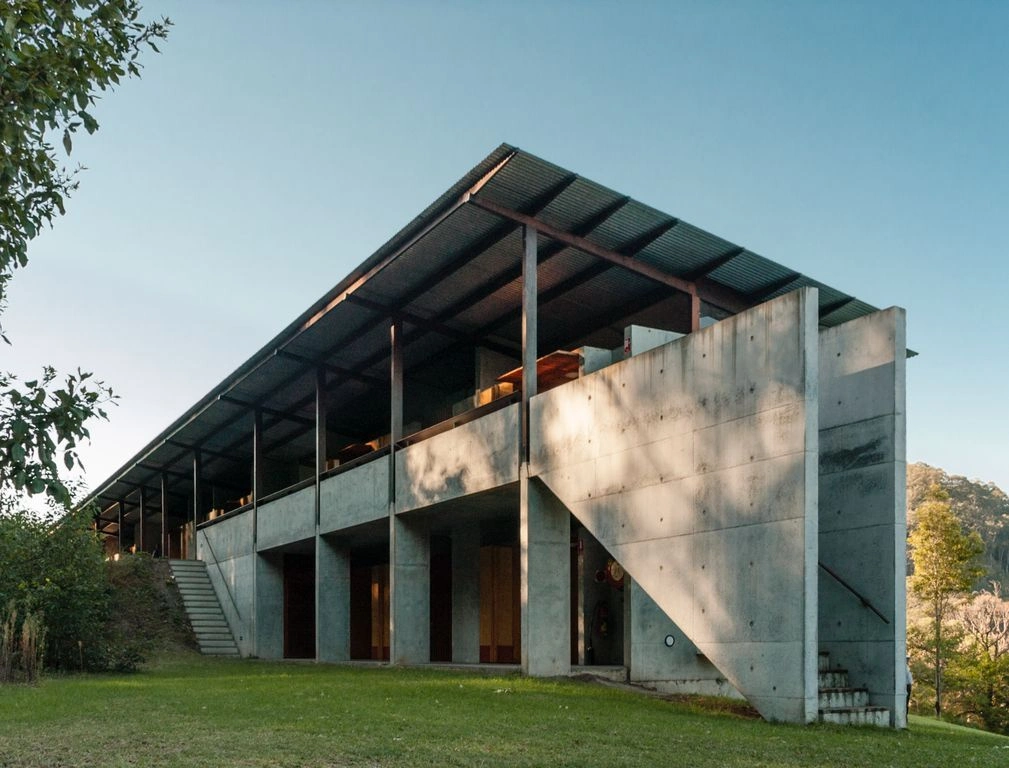 Arthur & Yvonne Boyd Center 3