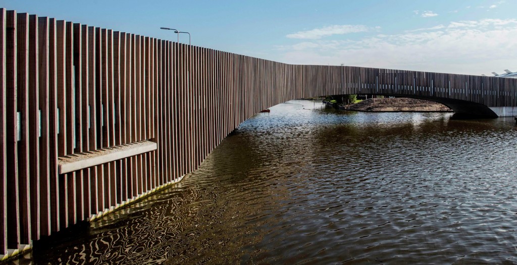 Monster- Vleermuisbrug in monster. foto raymond rutting