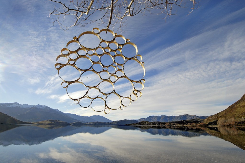 Escultura en el aire de Martin hill el circulo de los circulos
