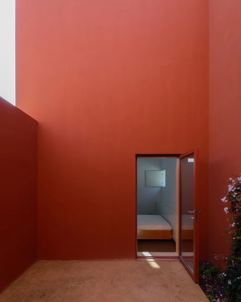 DESPIERTAYMIRA Casa en Oeiras. Pedro Domingos Arq Photo © João Carmo Simões (19)