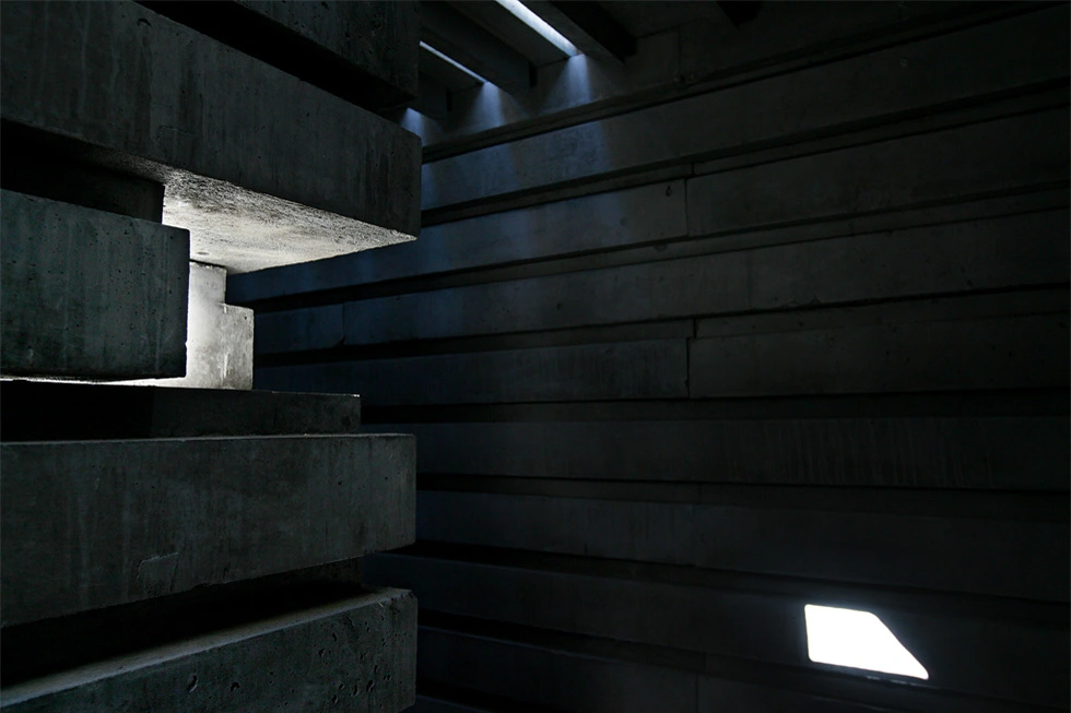 DESPIERTAYMIRA Kairos de Joao Quintela y Tim Simon (3)