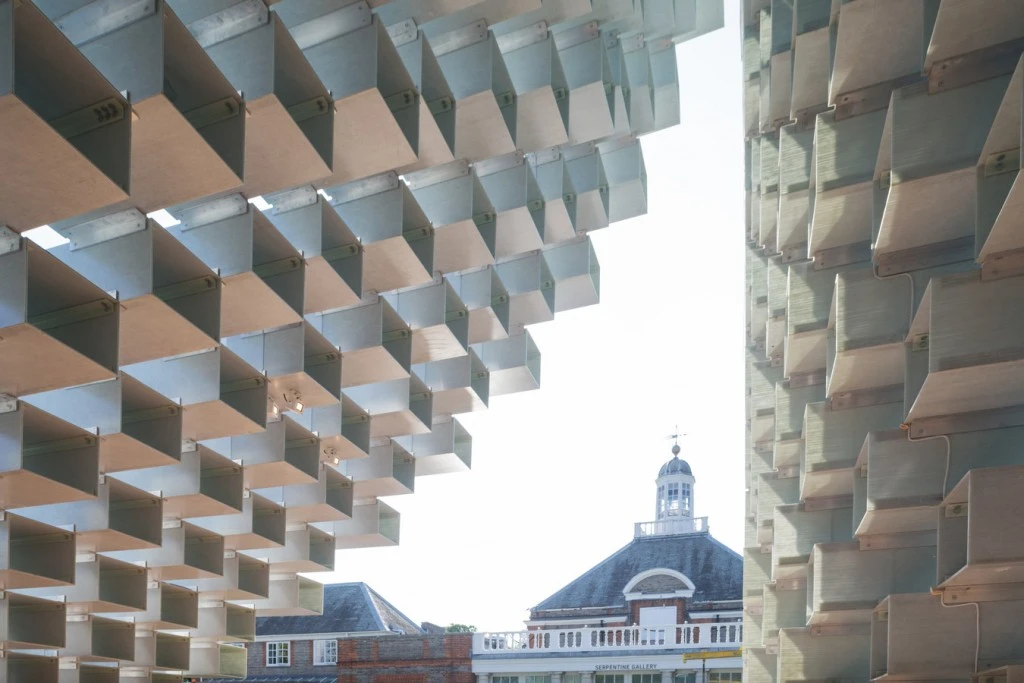 SerpentinePavilion_BjarkeIngels_IwanBaan_dym10