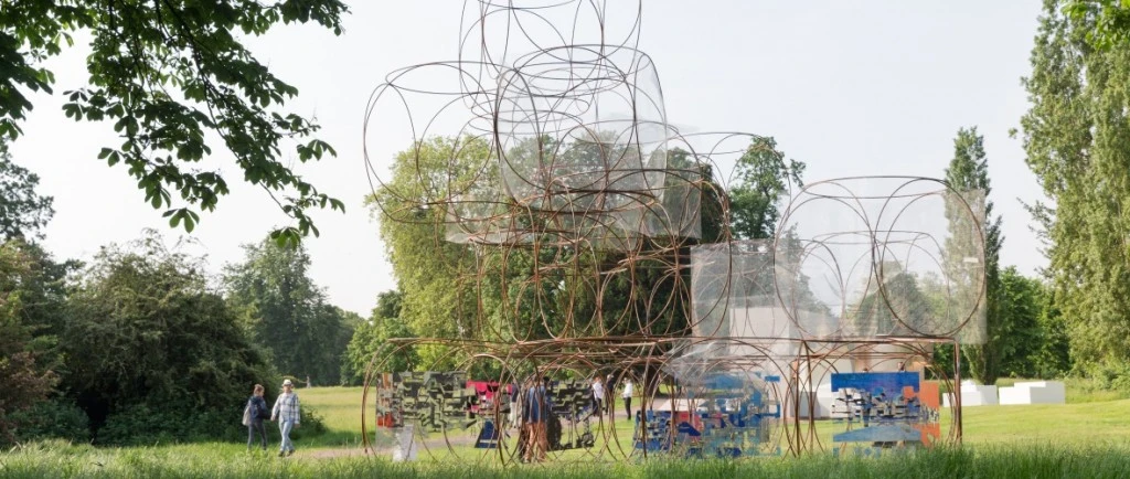 Casa de verano diseñada por Yona Friedman para el serpiente pavilion 2016