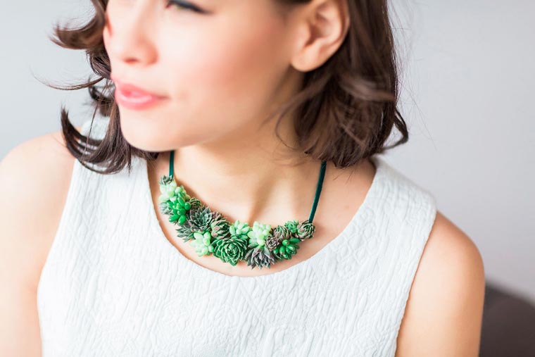 Collar de plantas de la colección living jewelry