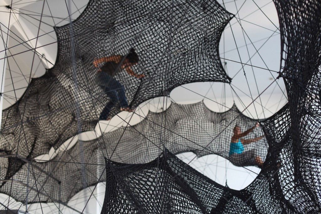detalle de instalación en cuerda en museo de numen