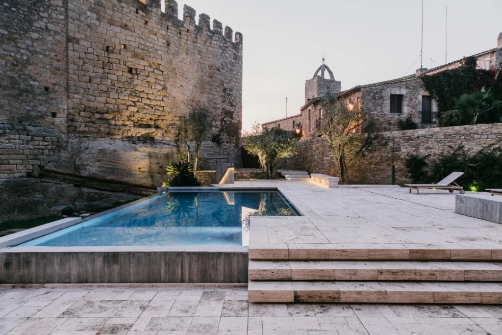 castell-de-peratallada-gardenista-21