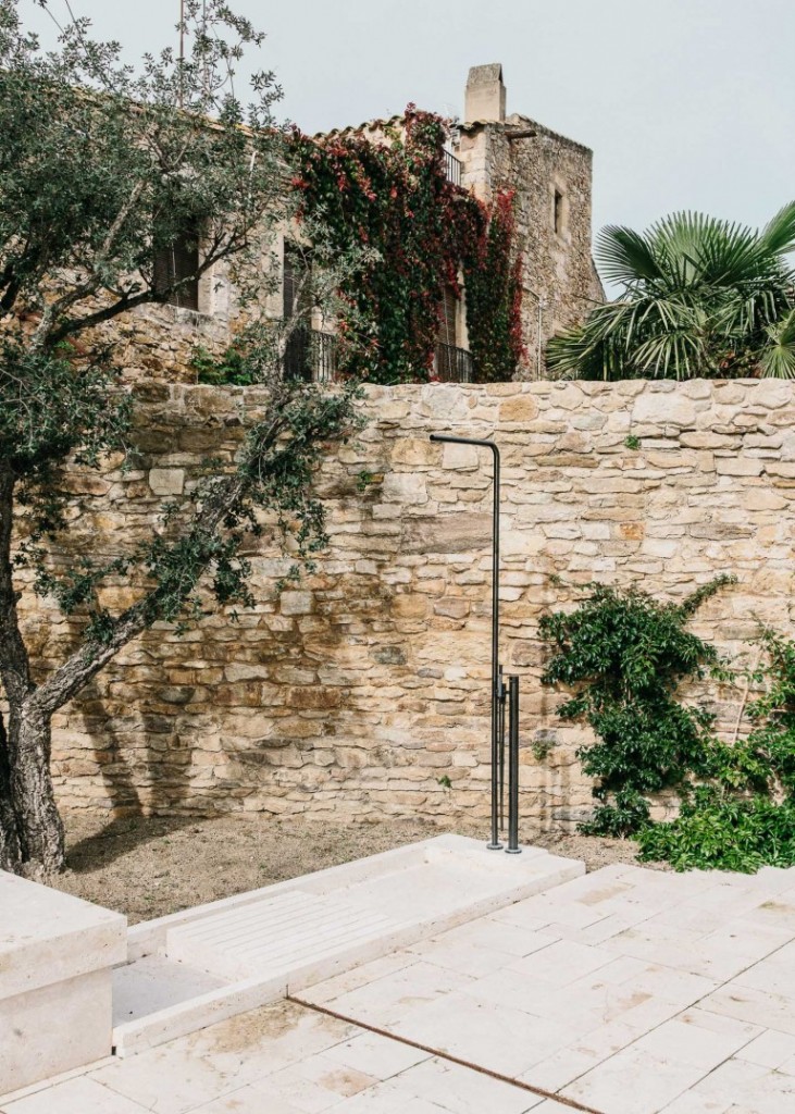 castell-de-peratallada-gardenista-4-768x1076