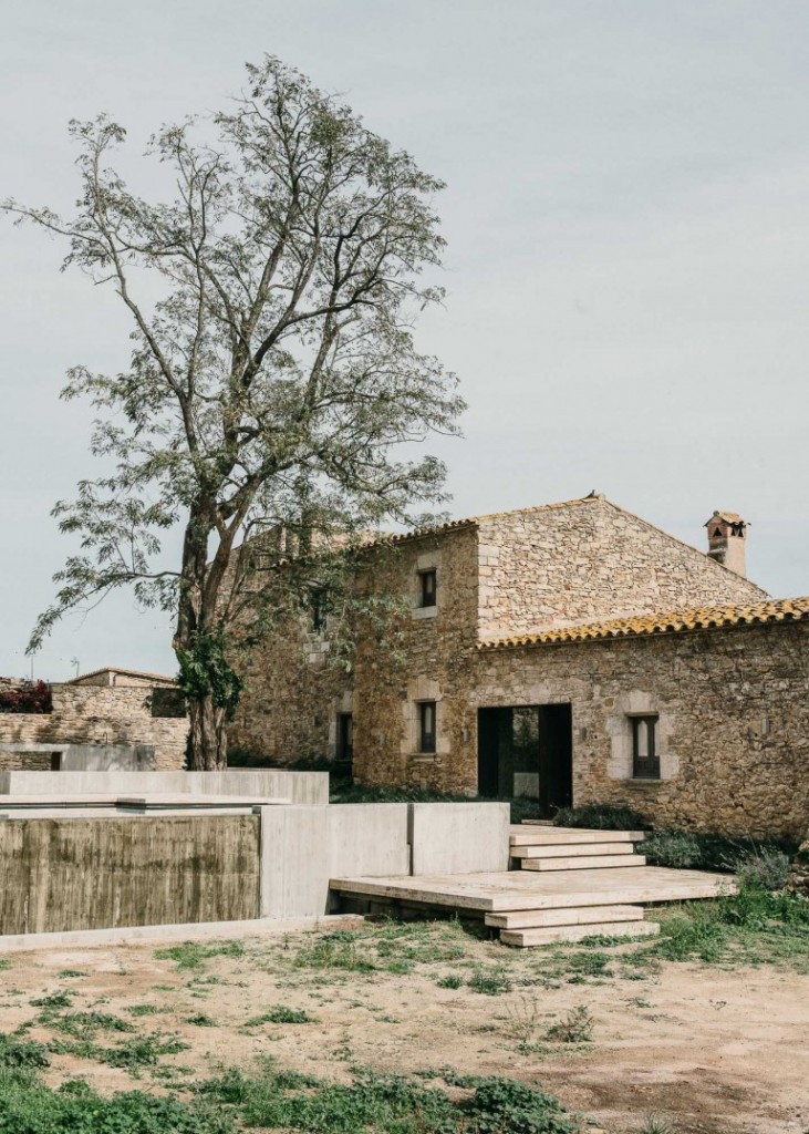 castell-de-peratallada-gardenista-6-768x1076