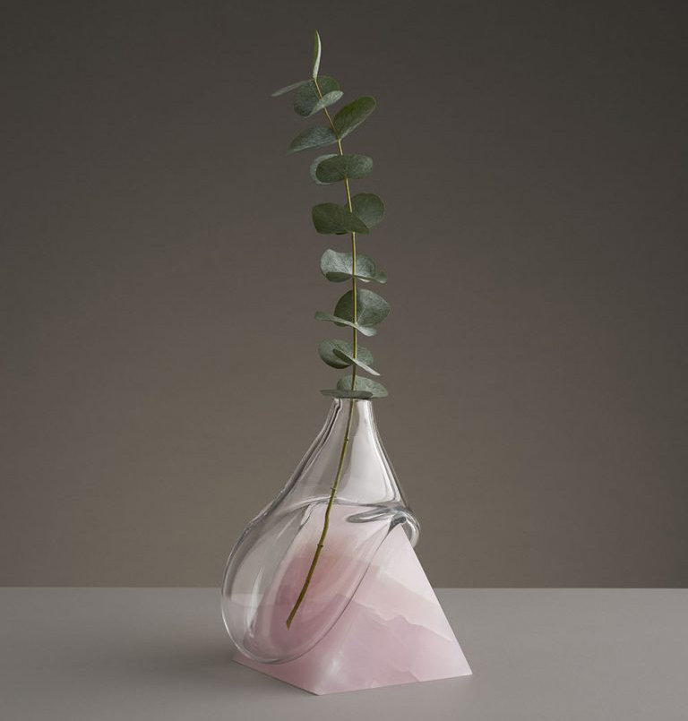  Indefinite Vases recuerda los conocidos relojes blandos de Dalí.