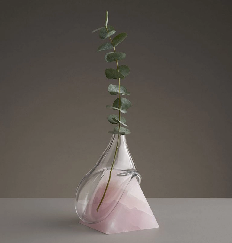  Indefinite Vases recuerda los conocidos relojes blandos de Dalí.