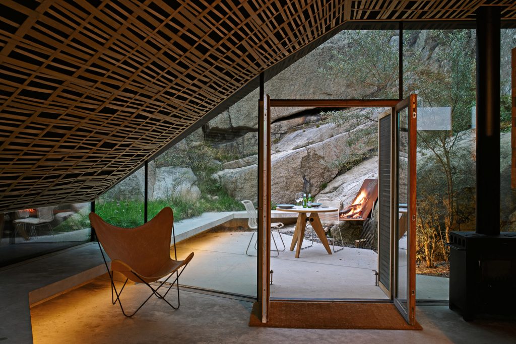  Lund Hagem Architects. Cristal y madera de roble