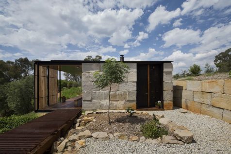 Hormigón australiano reciclado para la Sawmill House