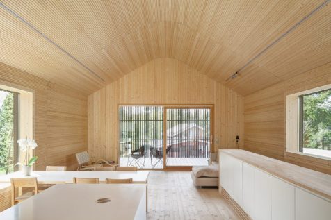 Hirvilammi Architects construye su propio hogar finlandés