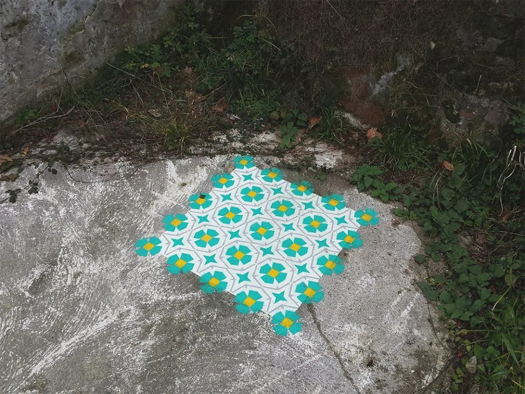 Detalle de la herencia cultural del siglo XIX de los azulejos hidráulicos 