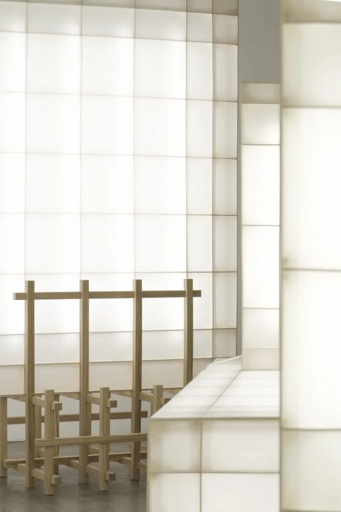 Detalle de base elaborada con listones de madera 