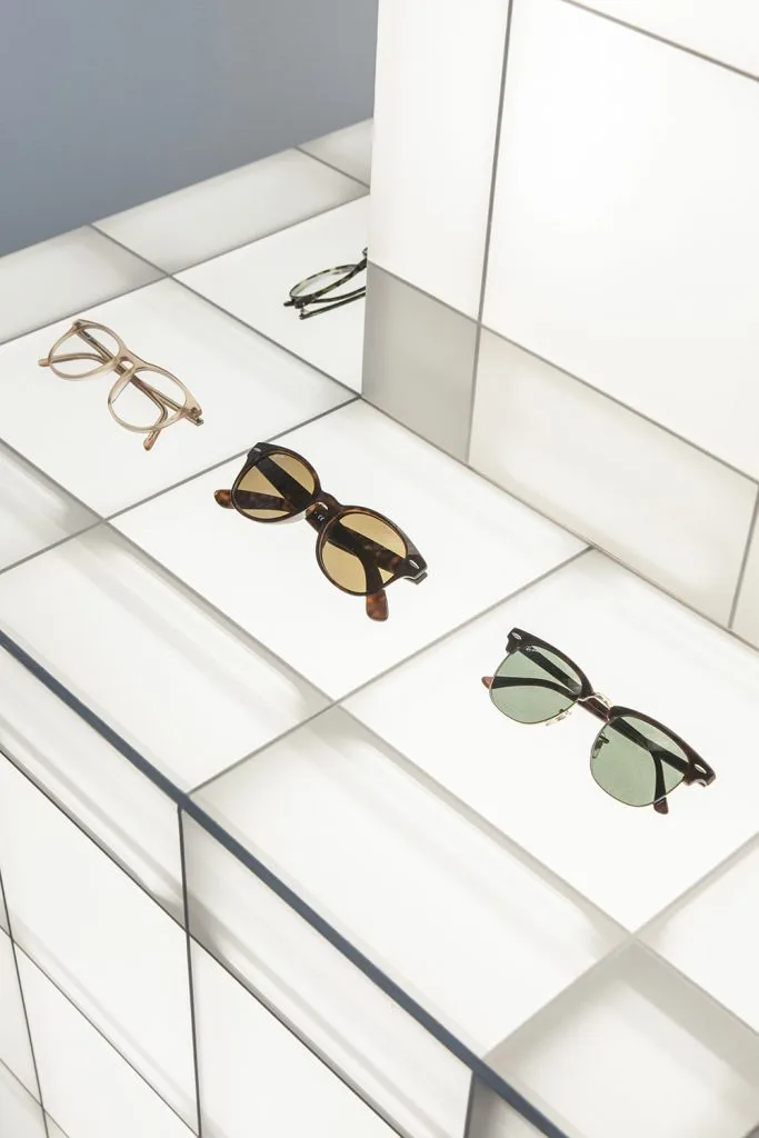 Space frame, reclamo visual para el interior de locales comerciales