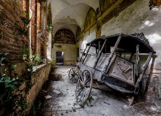 Fotografía de Christian Richter interior de un edificio secreto