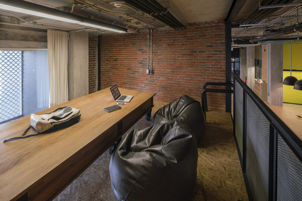 sala de trabajo de hubba-to