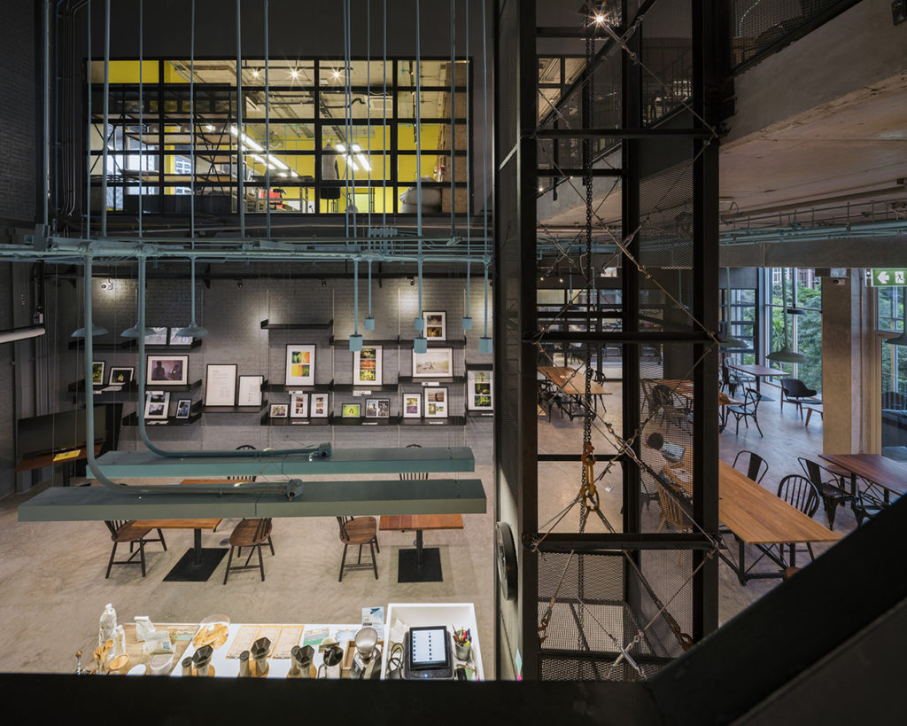 Espacio de coworking Hubba-to del estudio Supermachine