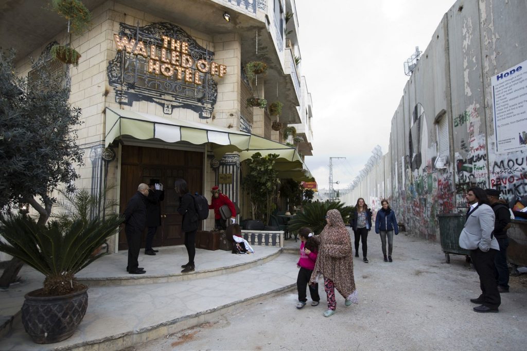 Última instalación de Bansky el Walled Off Hotel