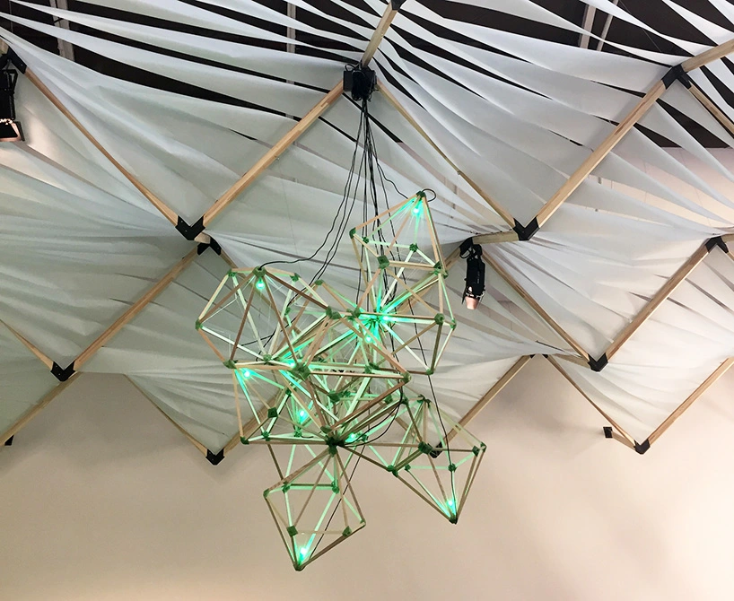 Detalle Green Light en la Bienal de Venecia