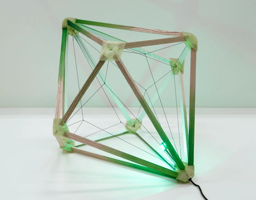 Lámpara de luz verde finalizada 