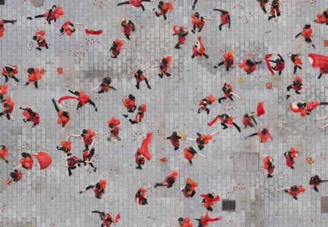 Katrin Korfmann retrata nuestro espíritu gregario en sus fotografías aéreas