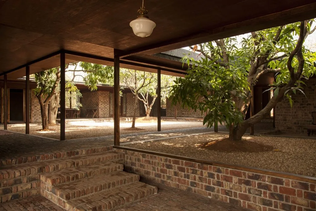 La esencia india se combina con la vanguardia occidental en Studio Mumbai