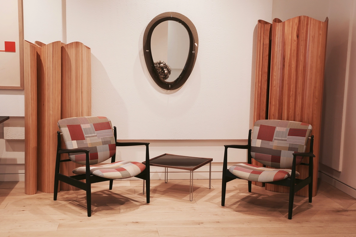 Las mil rayas de Paul Smith revitalizan los diseños de Finn Juhl