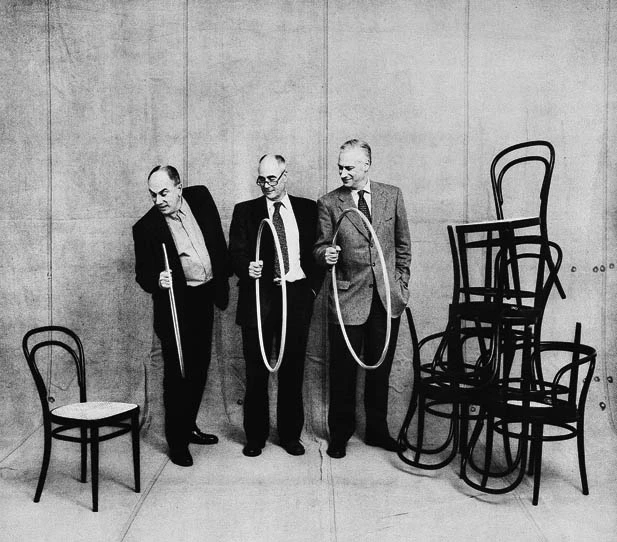 Thonet y Bolon unen fuerzas para que resplandezcan las curvas de la 209