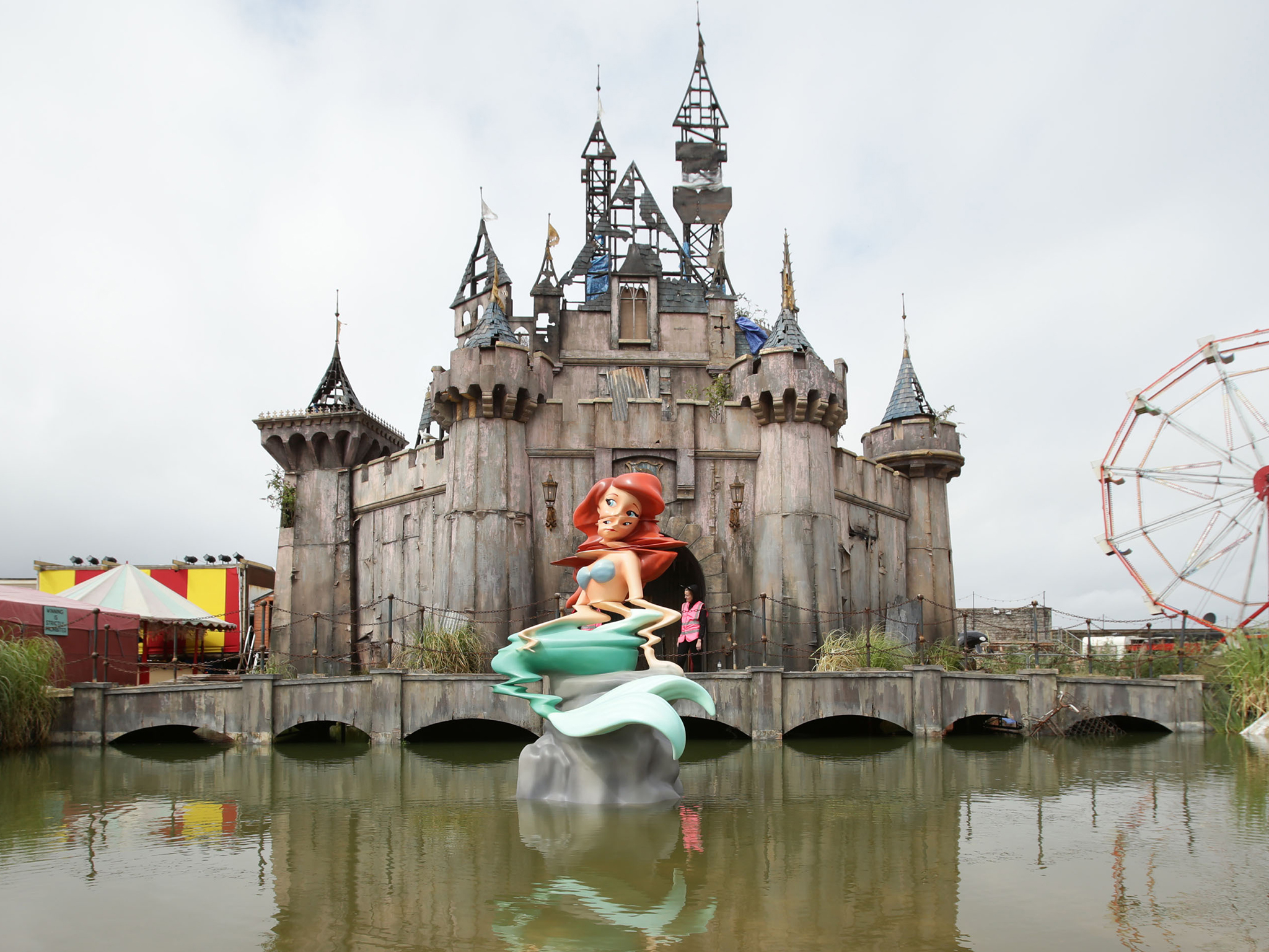 sirenita ariel en versión desdibujada