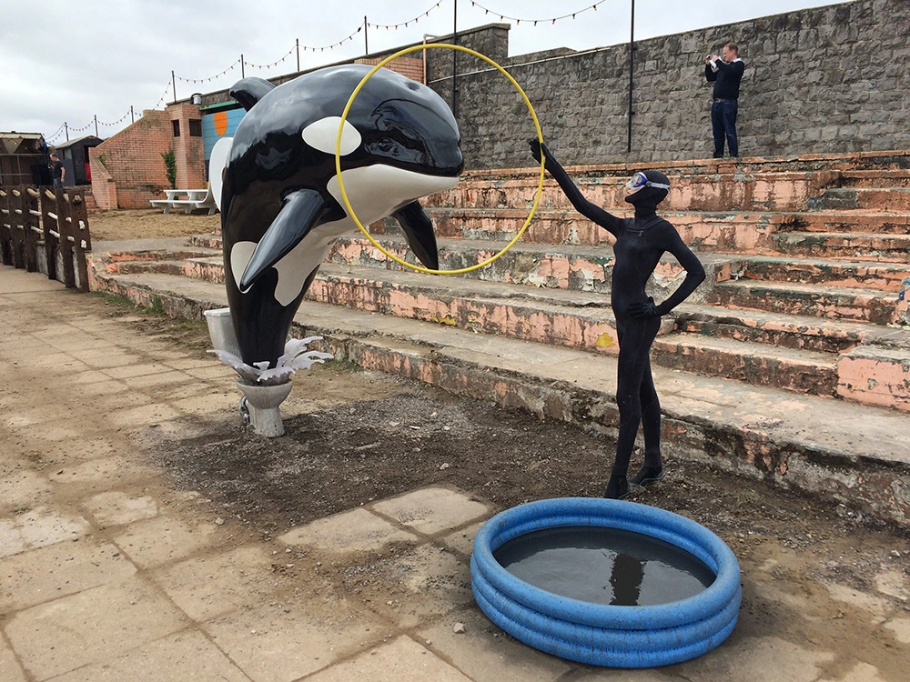 estatuas dentro del parque
